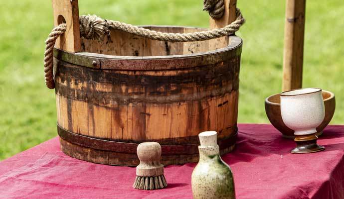 medieval royals' bucket